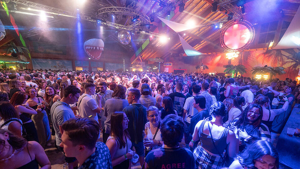 Volles Haus: Die '90s Goes Millennium'-Beachparty in der Stadthalle am vergangenen Samstag war total ausverkauft.