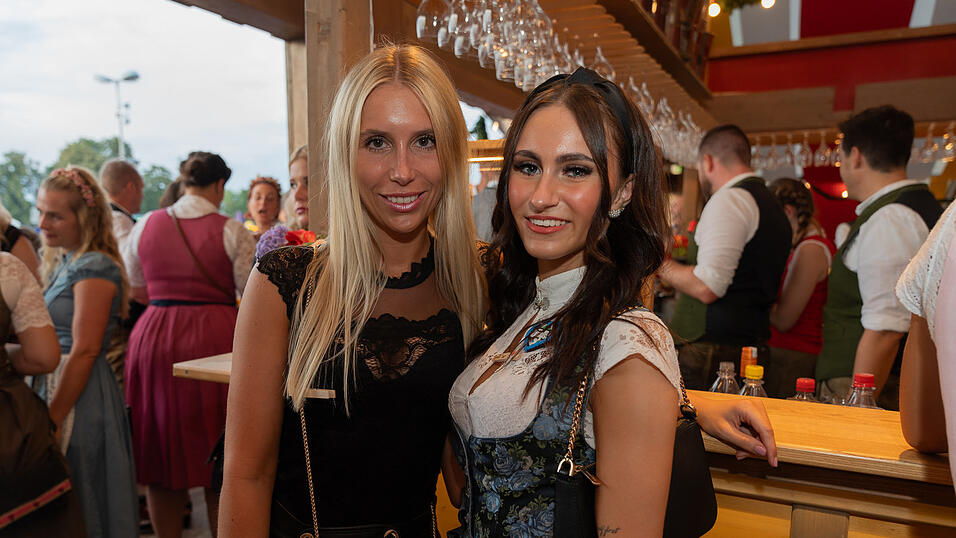 Die Partybilder vom Samstag, 12. August 2023, aus dem Festzelt Krönner. Die Partybilder vom Samstag, 12. August 2023, aus dem Festzelt Krönner.