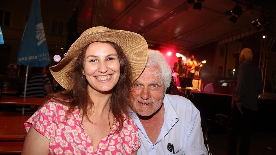 Viele Landshuter genossen ihren Freitagabend auf dem Bismarckplatzfest.