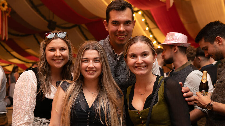 Die Partybilder vom Samstag, 9. August, aus dem Festzelt Greindl. Die Partybilder vom Samstag, 9. August, aus dem Festzelt Greindl.