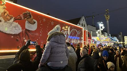 Riesiger Andrang beim Coca-Cola-Truck auf dem Theresienplatz.&nbsp;