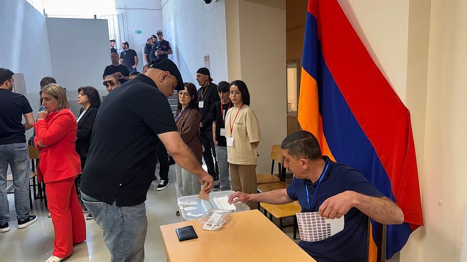 Bei der Abstimmung in Armenien ging es auch um den au&szlig;enpolitischen Kurs des Landes im S&uuml;dkaukasus.