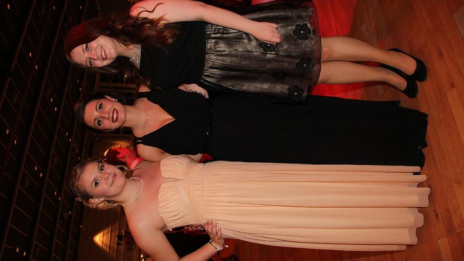 Die Bilder vom Abschlussball der Tanzschule Seidel in der Fraunhofer-Halle am 28. November. Die Bilder vom Abschlussball der Tanzschule Seidel in der Fraunhofer-Halle am 28. November.