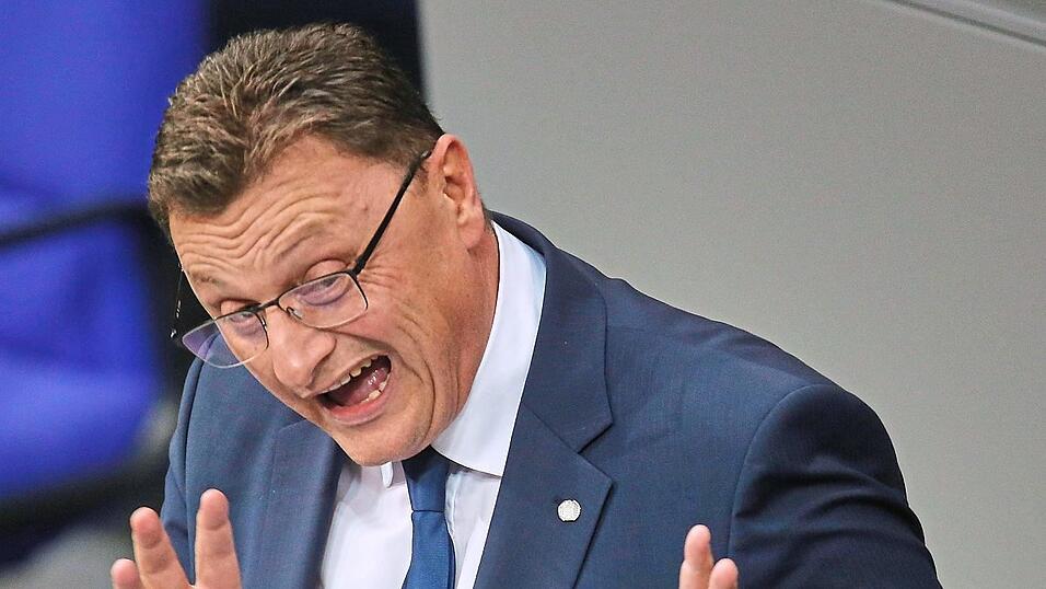 B&uuml;rgermeister und Bundestagsabgeordneter: G&uuml;nter Baumgartner muss zwischen Berlin und Bayerbach pendeln.