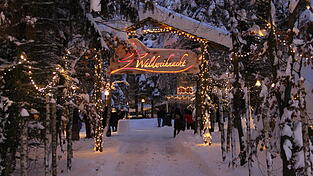 Die Waldweihnacht besticht durch ihre einzigartige Atmosphäre. Die Waldweihnacht besticht durch ihre einzigartige Atmosphäre.