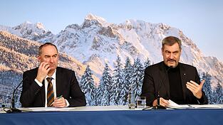 Hubert Aiwanger (Freie W&auml;hler, l.) und Markus S&ouml;der (CSU) werden wohl noch viele Jahre die Regierungskoalition in Bayern anf&uuml;hren.