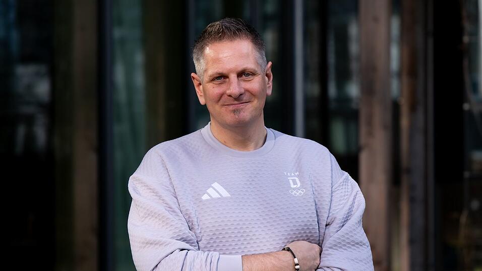 Bat nach den j&uuml;ngsten Berichten und Ermittlungen der Staatsanwaltschaft um Freistellung vom DAV: Der Sportliche Leiter Hermann Gruber. (Archivbild)