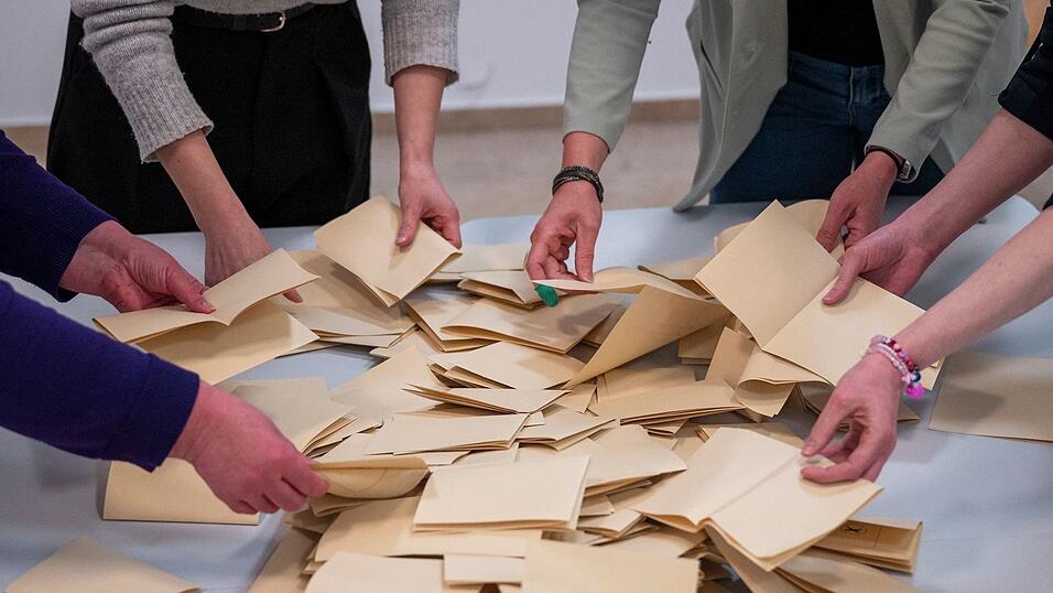 Die Stimmzettel f&uuml;r die Stichwahl zum OB-Amt in Bamberg wurden ausgez&auml;hlt.
