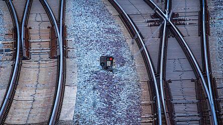 F&uuml;r rund eine Stunde war die Strecke Eichst&auml;tt-Ingolstadt f&uuml;r Z&uuml;ge gesperrt. (Symbolbild)