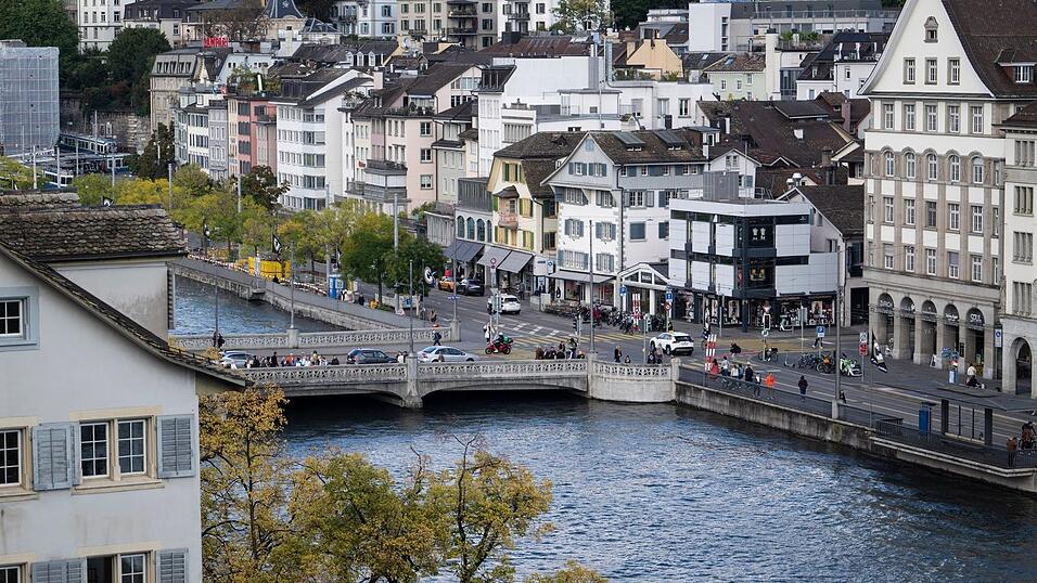 In Zürich gibt es gleich drei digitale Fremdenführer. (Archivbild) In Zürich gibt es gleich drei digitale Fremdenführer. (Archivbild)