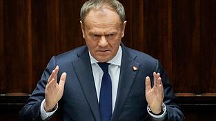 Tusk will, dass jeder Mann in Polen kampfbereit gemacht wird. Tusk will, dass jeder Mann in Polen kampfbereit gemacht wird.