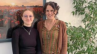 Mitarbeiterinnen der Caritas-Fachambulanz für Suchtprobleme: Praktikantin Sarah Stengele und Leiterin Sandra Süssel (rechts). Mitarbeiterinnen der Caritas-Fachambulanz für Suchtprobleme: Praktikantin Sarah Stengele und Leiterin Sandra Süssel (rechts).