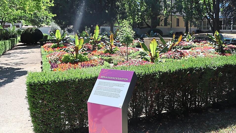 Diese Schilder Informieren ab sofort die Besucher des Herzogspark &uuml;ber seine Highlights.