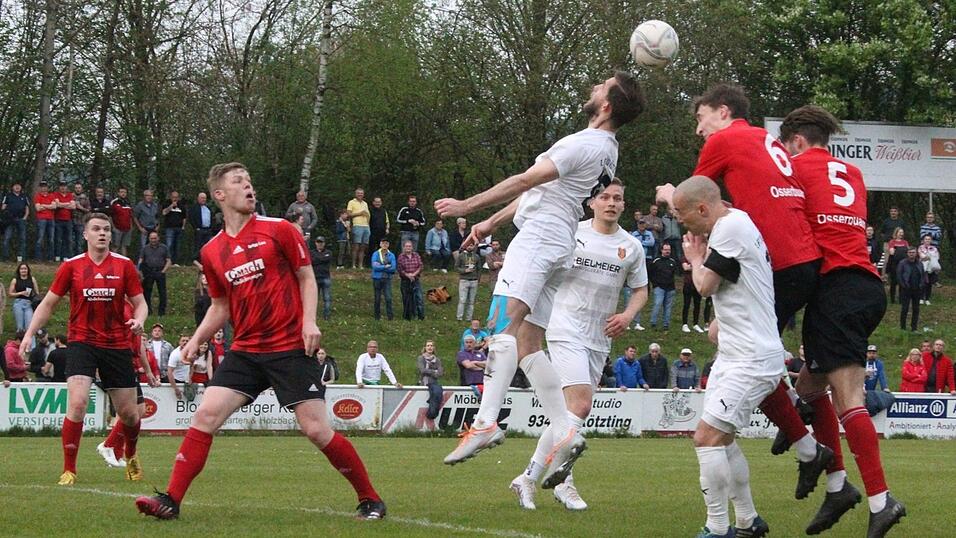 Der 1. FC Bad Kötzting hat sich im Landkreisderby gegen die SpVgg Lam durchgesetzt.