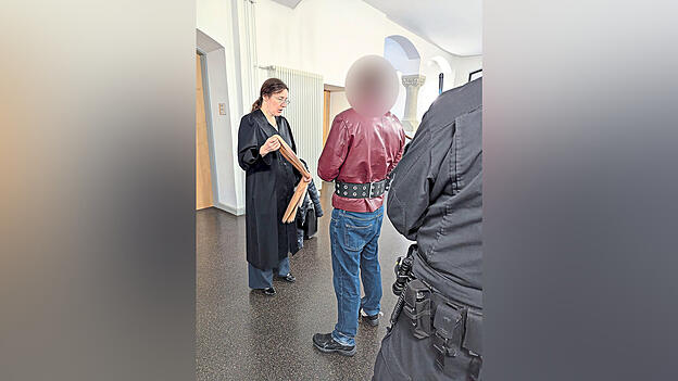 Der Beschuldigte und seine Verteidigerin Nathalie Petzendorfer wollen das Urteil nicht akzeptieren und kündigen Revision an.