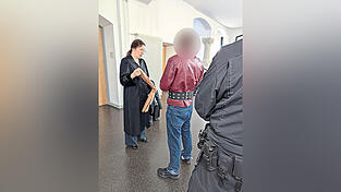 Der Beschuldigte und seine Verteidigerin Nathalie Petzendorfer wollen das Urteil nicht akzeptieren und kündigen Revision an.