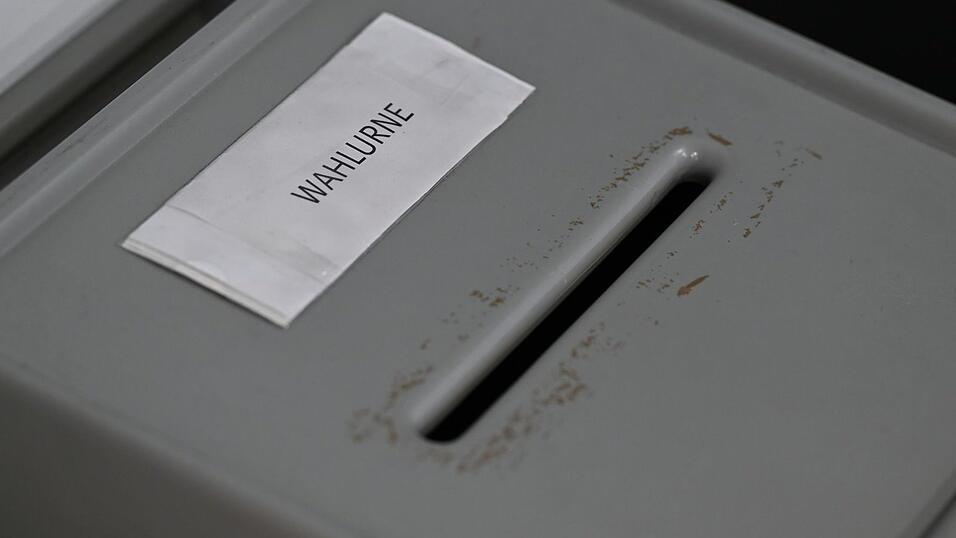 Bei der Briefwahl des Ausländerbeirats in Würzburg hat es eine Panne gegeben. (Symbolbild) Bei der Briefwahl des Ausländerbeirats in Würzburg hat es eine Panne gegeben. (Symbolbild)