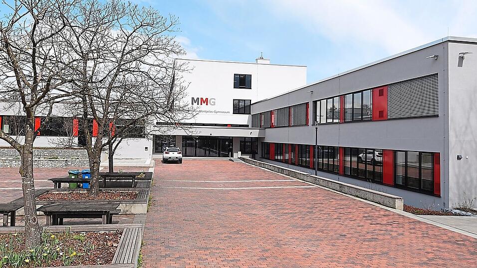 Nach der mittlerweile beendeten Generalsanierung pr&auml;sentiert sich das Maximilian-von-Montgelas-Gymnasium jetzt als eine der modernsten Schulen des Landkreises.