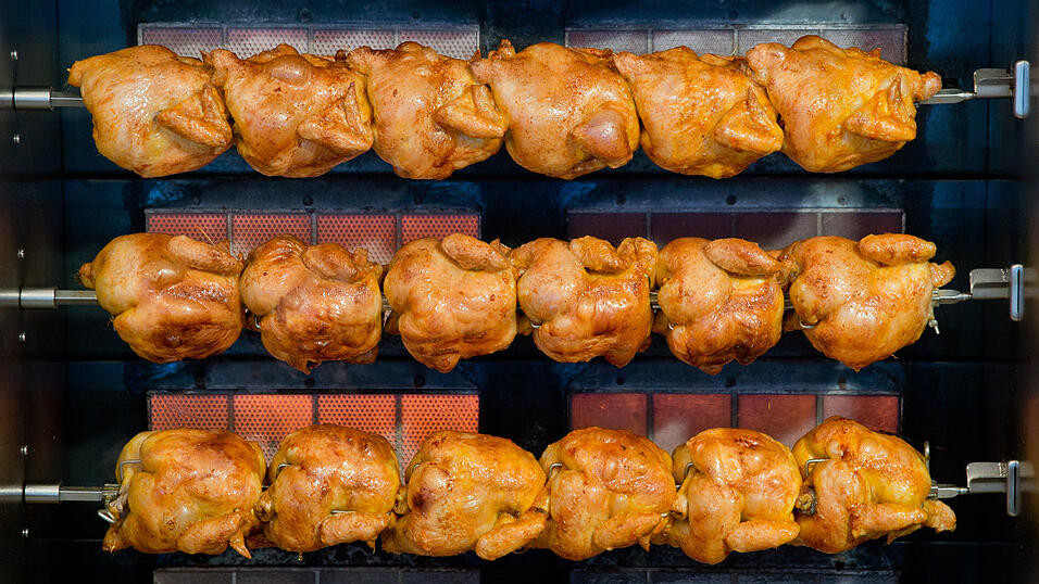 Wie er auf die Idee kam, die Grillhendl zu stehlen, ist unklar. (Symbolbild) Wie er auf die Idee kam, die Grillhendl zu stehlen, ist unklar. (Symbolbild)