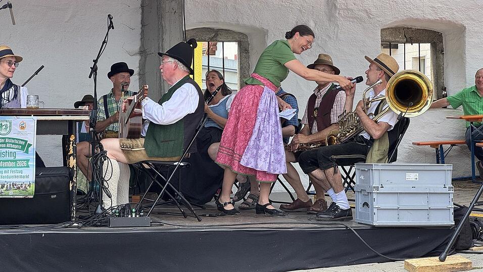 Gaumusikmeisterin Gabriele Klein stellte verschiedene Musikgruppen vor.