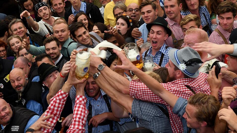Grippale Erkrankungen im Herbst hängen sehr stark mit der Wiesn zusammen, sagen Ärzte. Grippale Erkrankungen im Herbst hängen sehr stark mit der Wiesn zusammen, sagen Ärzte.