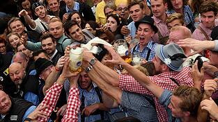 Grippale Erkrankungen im Herbst hängen sehr stark mit der Wiesn zusammen, sagen Ärzte.