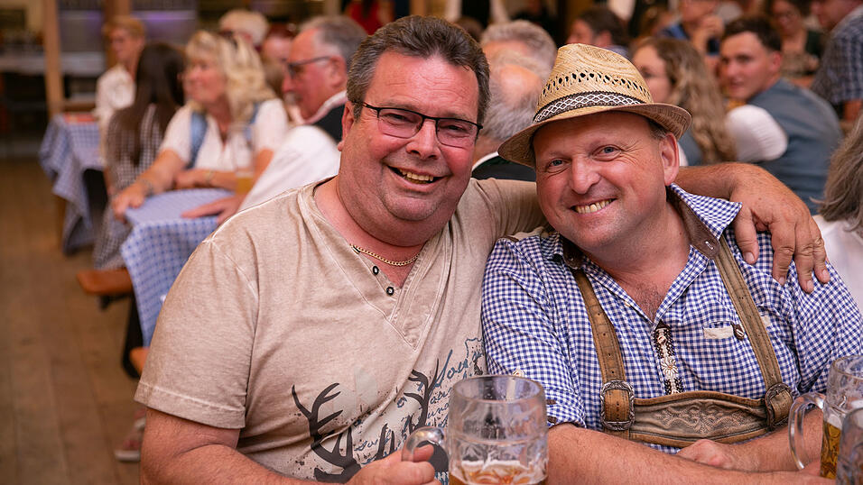 Die Partybilder vom Montag, 18. August, aus dem Festzelt Greindl. Die Partybilder vom Montag, 18. August, aus dem Festzelt Greindl.