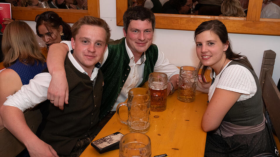 Die Partybilder vom Montag, 14. August 2023, aus dem Festzelt Krönner. Die Partybilder vom Montag, 14. August 2023, aus dem Festzelt Krönner.