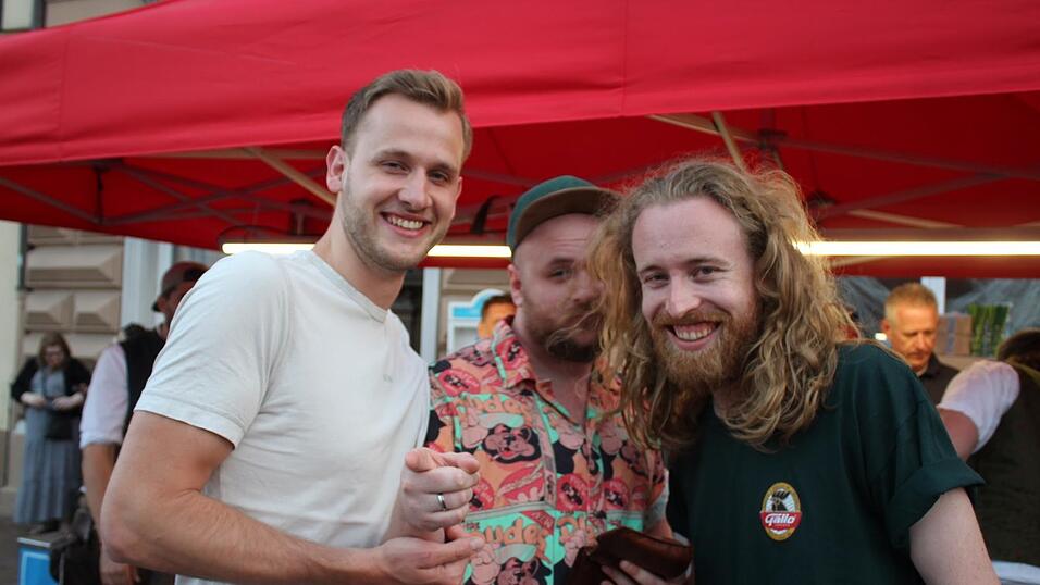 Viele Landshuter genossen ihren Freitagabend auf dem Bismarckplatzfest.