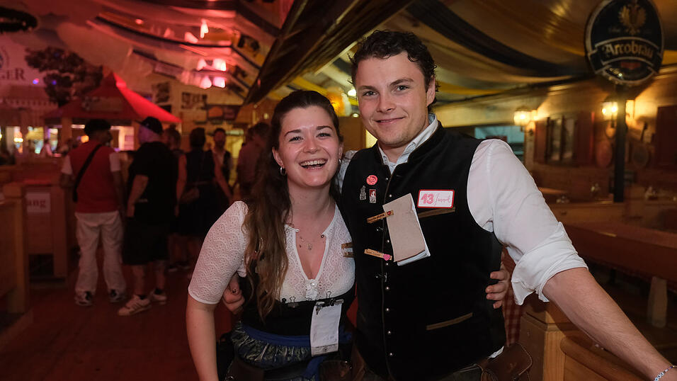 Die Partybilder vom Dienstag, 15. August 2023, aus dem Festzelt Reisinger. Die Partybilder vom Dienstag, 15. August 2023, aus dem Festzelt Reisinger.