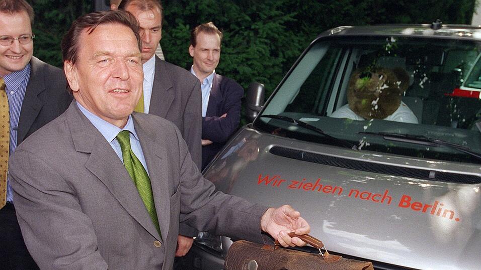 Der damalige Bundeskanzler Gerhard Schr&ouml;der schloss am 21. Juli die SPD-Zentrale in Bonn.