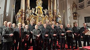 Ein letztes Mal sang der Hohenbogen-Chor zum Rorate in der Wallfahrtskirche „Mariä Geburt“. Ein letztes Mal sang der Hohenbogen-Chor zum Rorate in der Wallfahrtskirche „Mariä Geburt“.