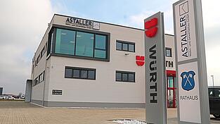 Das Rathaus wird noch eine Zeit lang im Ausweichquartier in der Dieselstraße bleiben. Der Mietvertrag soll verlängert und zusätzliche Flächen sollen angemietet werden.