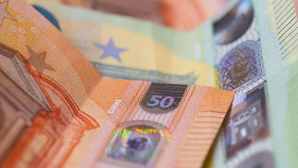 Geldsegen für Aktionäre: Die größten Börsenkonzerne erhöhen in Summe ihre Dividenden. (Symbolbild) Geldsegen für Aktionäre: Die größten Börsenkonzerne erhöhen in Summe ihre Dividenden. (Symbolbild)