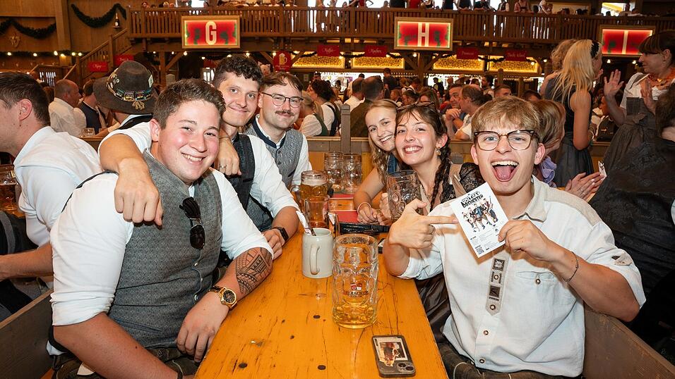 Die Partybilder vom Samstag, 15. August, aus dem Festzelt Krönner. Die Partybilder vom Samstag, 15. August, aus dem Festzelt Krönner.