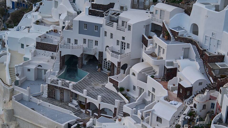 Santorini ist eine beliebte Urlaubsinsel. Seit Wochen bebt dort die Erde. (Archivbild) Santorini ist eine beliebte Urlaubsinsel. Seit Wochen bebt dort die Erde. (Archivbild)