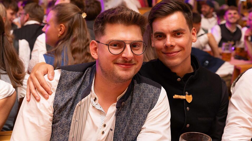 Die Partybilder vom Samstag, 8. August, aus dem Festzelt Krönner. Die Partybilder vom Samstag, 8. August, aus dem Festzelt Krönner.