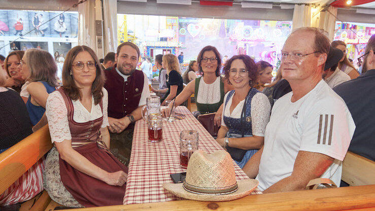 Die Partybilder vom Sonntag, 9. August, aus dem Festzelt Lechner. Die Partybilder vom Sonntag, 9. August, aus dem Festzelt Lechner.