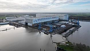 Die Auslastung der Meyer Werft in Papenburg soll mit dem Deal über gut zehn Jahre gesichert sein. Die Auslastung der Meyer Werft in Papenburg soll mit dem Deal über gut zehn Jahre gesichert sein.