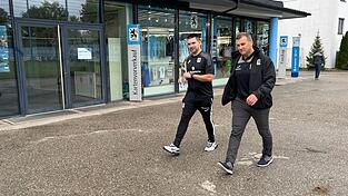 Sollen den Abwärtstrend des TSV 1860 München stoppen: Interims-Trainer Alper Kayabunar (l) und Interims-Geschäftsführer Manfred Paula.