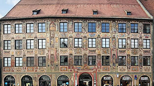 Das Landschaftshaus in der Altstadt entstand um 1600, indem drei gotische H&auml;user zu dem heutigen Geb&auml;ude zusammengefasst wurden.