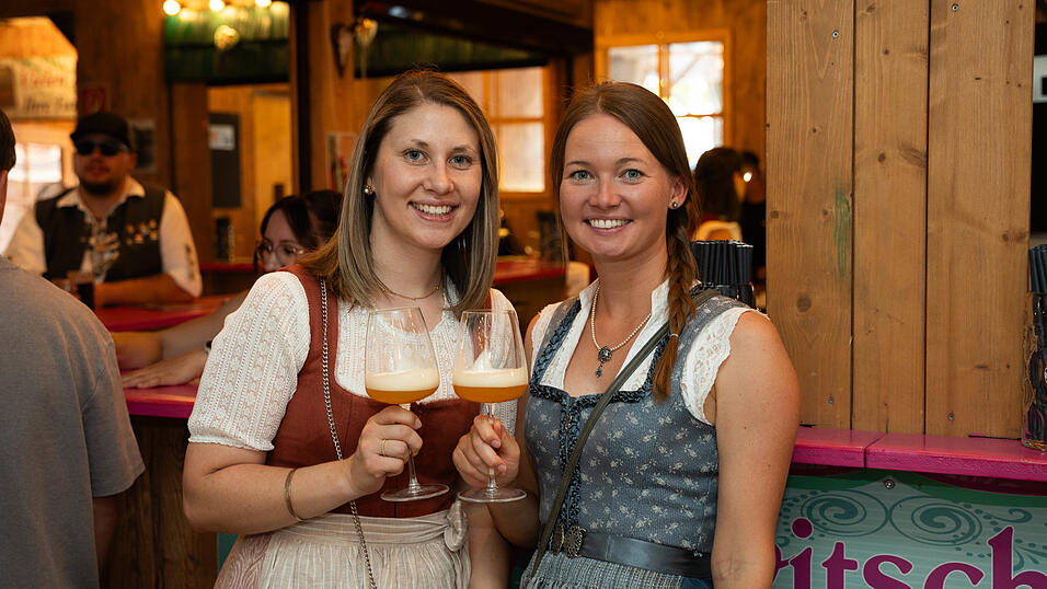 Die Partybilder vom Mittwoch, 12. August, aus dem Festzelt Weckmann. Die Partybilder vom Mittwoch, 12. August, aus dem Festzelt Weckmann.