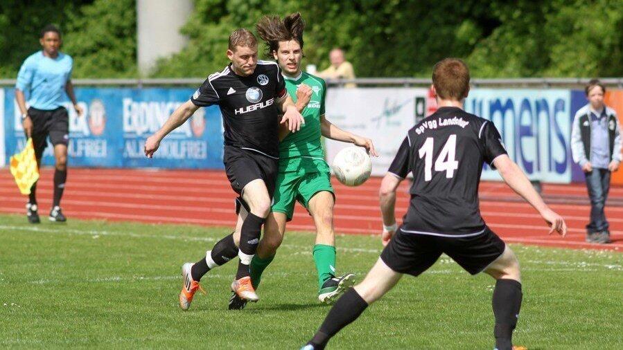 Die SpVgg Landshut schenkte gegen Rosenheim eine 2:0 Führung wieder her (Foto: Herrmann). Die SpVgg Landshut schenkte gegen Rosenheim eine 2:0 Führung wieder her (Foto: Herrmann).