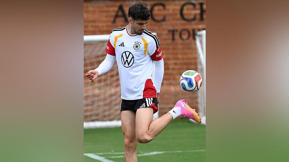 «Ein begnadeter Fußballer», sagt Rudi Völler über Kai Havertz. «Ein begnadeter Fußballer», sagt Rudi Völler über Kai Havertz.