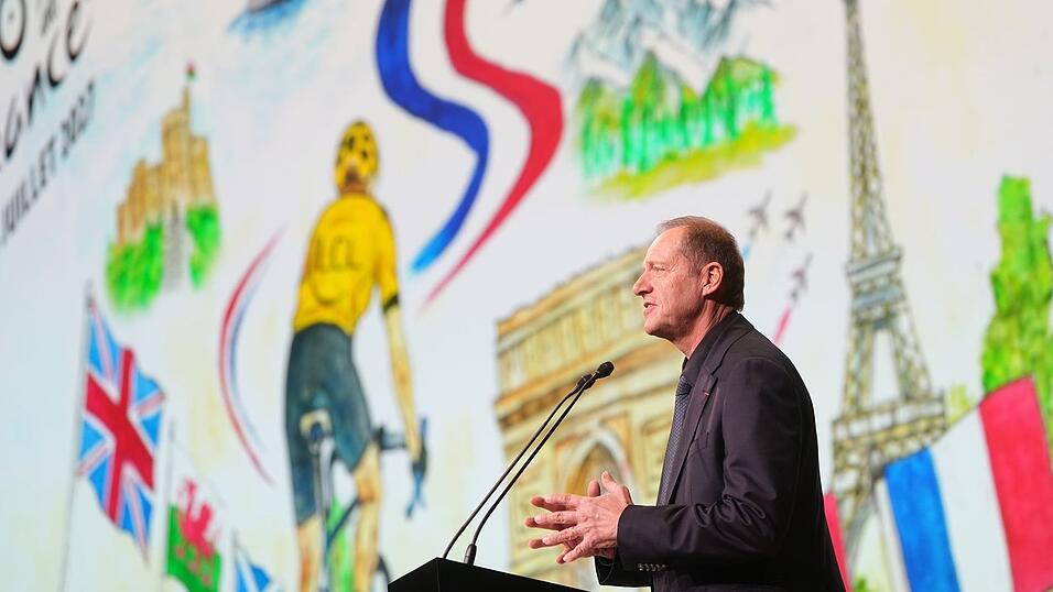 Tour-Chef Christian Prudhomme präsentiert die Strecke für 2027. Tour-Chef Christian Prudhomme präsentiert die Strecke für 2027.