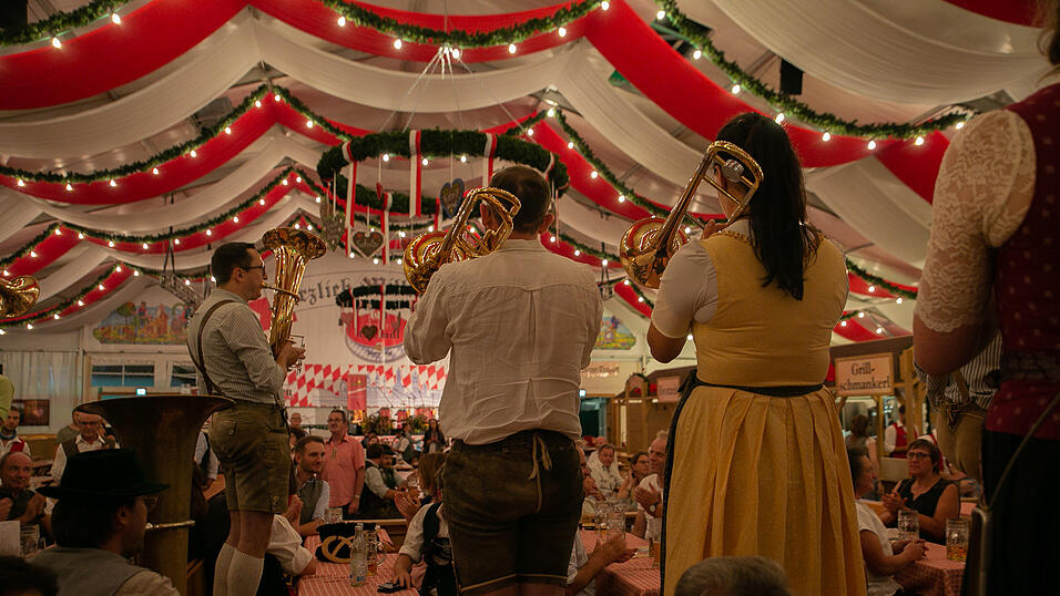 Die Partybilder von Sonntag, 21. August 2022, aus dem Festzelt Greindl.