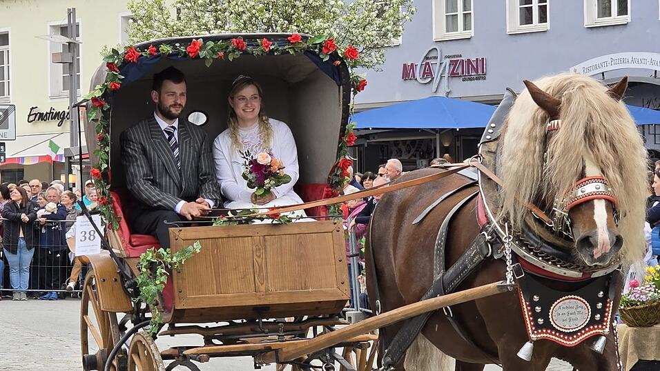 Der Kutschenfestzug stand unter dem Motto 'Bayern feiern'. Der Kutschenfestzug stand unter dem Motto 'Bayern feiern'.