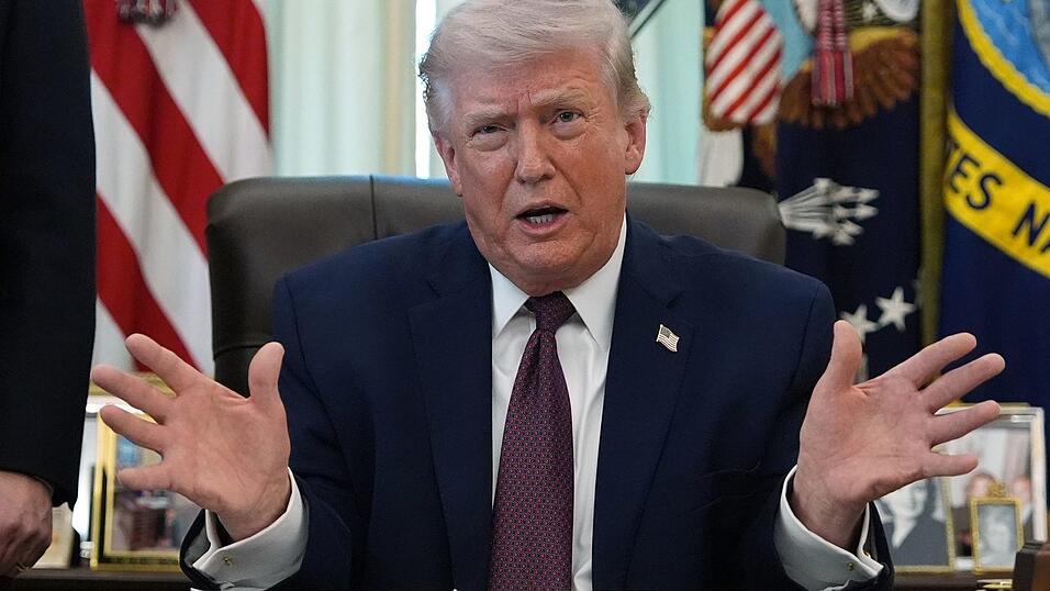 US-Präsident Trump macte die erfolgreiche Rettung des im Iran vermissten US-Offiziers bekannt. (Archivbild) US-Präsident Trump macte die erfolgreiche Rettung des im Iran vermissten US-Offiziers bekannt. (Archivbild)