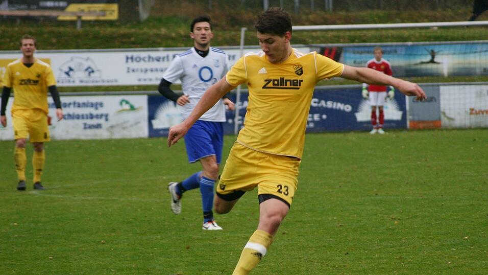 Die DJK Vilzing gewinnt auch das Verfolgerduell gegen den TSV Bad Abbach. (Foto: Fabian Roßmann) Die DJK Vilzing gewinnt auch das Verfolgerduell gegen den TSV Bad Abbach. (Foto: Fabian Roßmann)