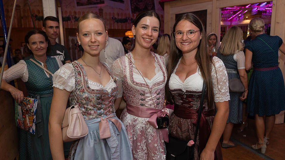 Die Partybilder vom Donnerstag, 17. August 2023, aus dem Festzelt Reisinger. Die Partybilder vom Donnerstag, 17. August 2023, aus dem Festzelt Reisinger.